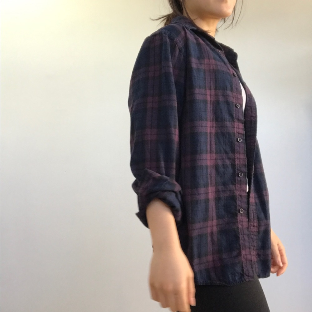 UNIQLO Navy and Dark Purple Men's Flannel - Picture 3 of 5
